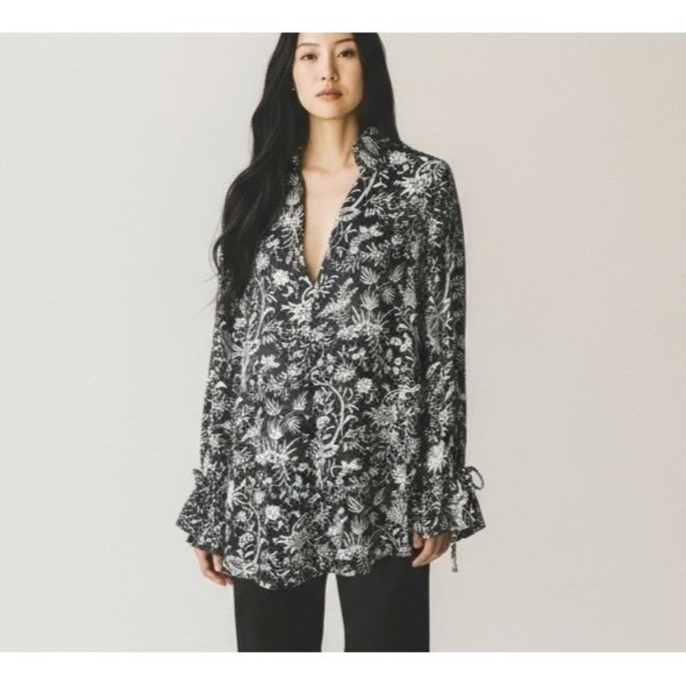 H&M Womens Floral Toile V-Neck Blouse L Black White Ruffle Tie Cuff Oversized